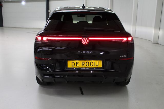 Volkswagen T-Roc 1.5 eTSI 150PK R-Line DSG (Nw Model) | Navigatie | IQ light | El. achterklep | PDC+Camera | Stuur- en Stoelverwarming