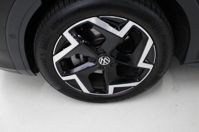 Volkswagen T-Roc 1.5 eTSI 150PK R-Line DSG (Nw Model) | Navigatie | IQ light | El. achterklep | PDC+Camera | Stuur- en Stoelverwarming
