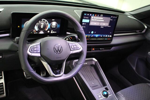 Volkswagen T-Roc 1.5 eTSI 150PK R-Line DSG (Nw Model) | Navigatie | IQ light | El. achterklep | PDC+Camera | Stuur- en Stoelverwarming