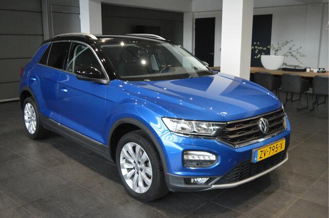 Volkswagen T-Roc 1.0 TSI Style navi clima cruise pdc trekhaak 17 inch !!