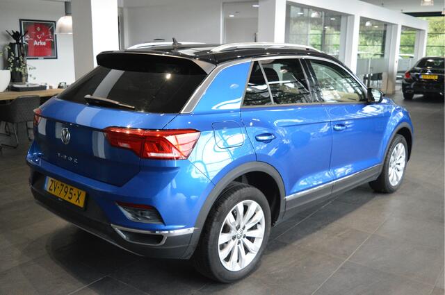 Volkswagen T-Roc 1.0 TSI Style navi clima cruise pdc trekhaak 17 inch !!