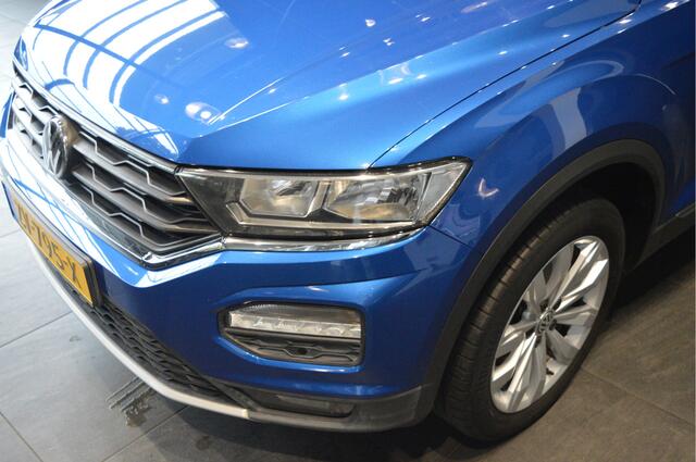 Volkswagen T-Roc 1.0 TSI Style navi clima cruise pdc trekhaak 17 inch !!