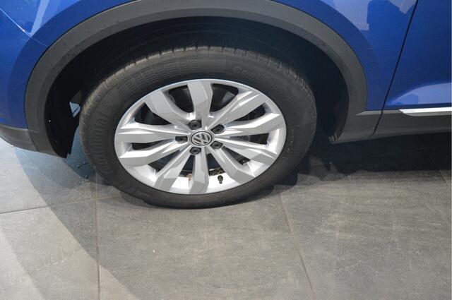 Volkswagen T-Roc 1.0 TSI Style navi clima cruise pdc trekhaak 17 inch !!