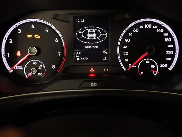 Volkswagen T-Roc 1.5 TSI Style Business 150 pk | Navigatie | Trekhaak (afneembaar) | Parkeersensoren | LED koplampen | Adaptieve cruise control |