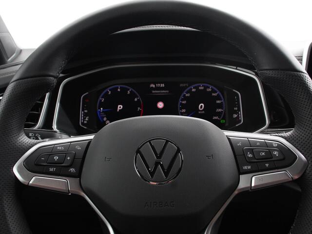 Volkswagen T-Roc 1.5 eTsi R-Line Edition Automaat Camera Navigatie Apple Carplay/Android Auto Climate control Lichtmetalen Velgen Extra Getint Glas Lichtmetalen Velgen Voorstoelen verwarmbaar
