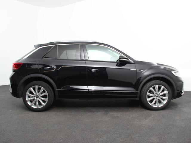 Volkswagen T-Roc 1.5 eTsi R-Line Edition Automaat Camera Navigatie Apple Carplay/Android Auto Climate control Lichtmetalen Velgen Extra Getint Glas Lichtmetalen Velgen Voorstoelen verwarmbaar