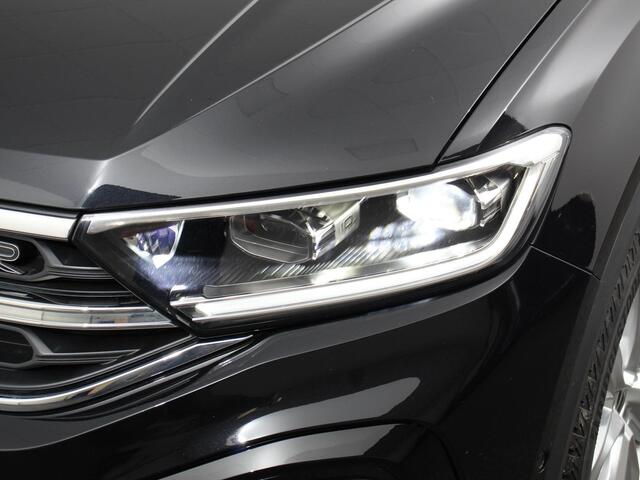 Volkswagen T-Roc 1.5 eTsi R-Line Edition Automaat Camera Navigatie Apple Carplay/Android Auto Climate control Lichtmetalen Velgen Extra Getint Glas Lichtmetalen Velgen Voorstoelen verwarmbaar
