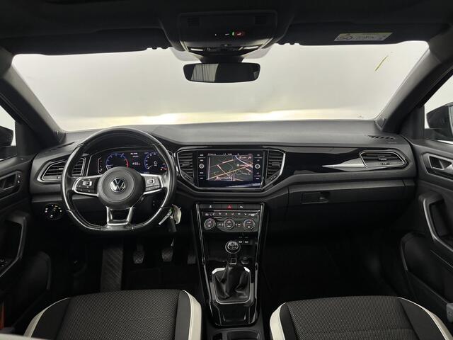 Volkswagen T-Roc 1.5 TSI 150pk Sport | Black Style | Panoramadak | Winter Pakket |