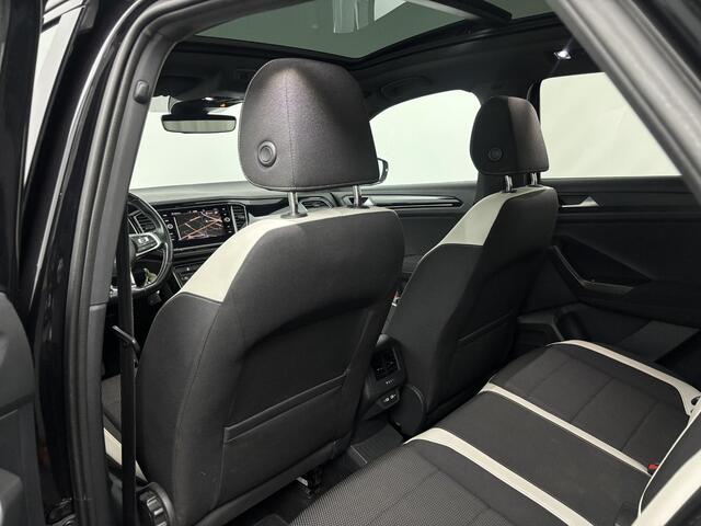 Volkswagen T-Roc 1.5 TSI 150pk Sport | Black Style | Panoramadak | Winter Pakket |