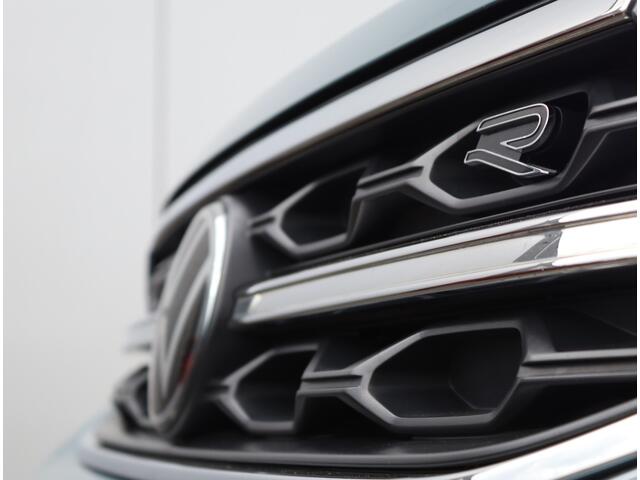 Volkswagen T-Roc 1.0 TSI R-Line | IQ.light | Camera | Massage | Getint glas