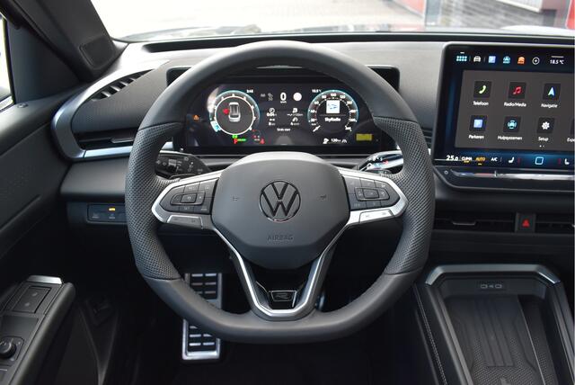 Volkswagen T-Roc 1.5 eTSI R-Line Edition Camera, LED Grill, Adaptive cruise, Stoel/stuurverwarming,