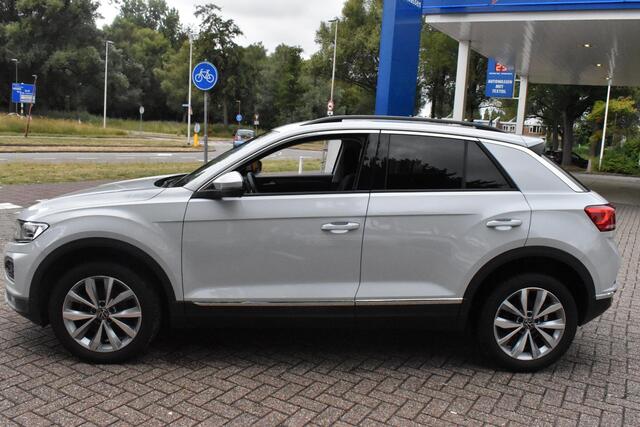 Volkswagen T-Roc 1.5 TSI Style Automaat | Afneembare Trekhaak | Navi | Stoelverwarming | 12 mnd BOVAG Garantie | Whatsapp 06-53188999