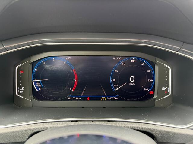 Volkswagen T-Roc 1.5 TSI Sport Business R | R-Line | Adaptive Cruise Control | Navigatie | LED | Apple Carplay | Parkeersensoren | Climate Control | DAB | Digitale Tellers |