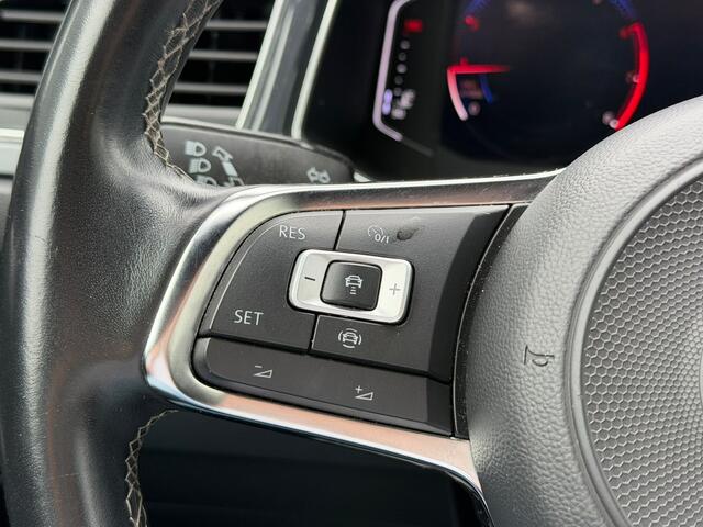 Volkswagen T-Roc 1.5 TSI Sport Business R | R-Line | Adaptive Cruise Control | Navigatie | LED | Apple Carplay | Parkeersensoren | Climate Control | DAB | Digitale Tellers |