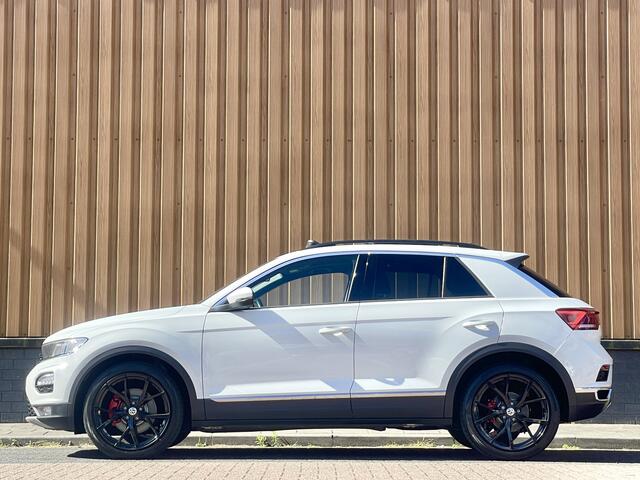Volkswagen T-Roc 2.0 TSI 4Motion Sport | 191 PK! | Panoramadak | Adaptive Cruise Control | Rijmodus Regeling | Lane Assist | Dodehoeksensor | Navigatie | Stoelverwarming | LED |