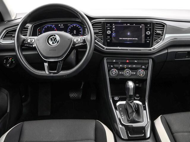 Volkswagen T-Roc 1.5 TSI 150pk DSG Sport · Panoramadak · Camera · Keyless · Apple/Android Car Play · Dodehoek Detectie · P-Sensoren · 17'' Inch ·