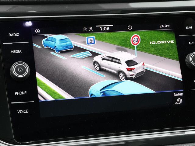 Volkswagen T-Roc 1.5 TSI 150pk DSG Sport · Panoramadak · Camera · Keyless · Apple/Android Car Play · Dodehoek Detectie · P-Sensoren · 17'' Inch ·