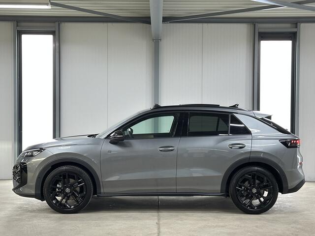 Volkswagen T-Roc 1.5 eTsi R-Line First Edition | H&K | Trekhaak | Pano | Black-style | Licht-pakket (IQ.Light)