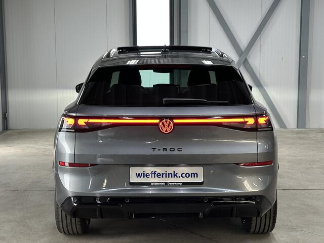 Volkswagen T-Roc 1.5 eTsi R-Line First Edition | H&K | Trekhaak | Pano | Black-style | Licht-pakket (IQ.Light)