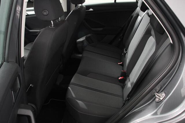 Volkswagen T-Roc 1.5 TSI DSG Life Navigatie Apple Carplay/Android Auto Parkeersensoren Camera Adaptive Cruise Control Virtual Cockpit Stuur- en stoelverwarming