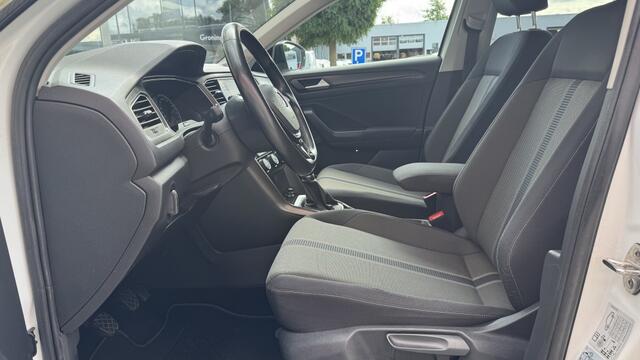 Volkswagen T-Roc 1.0 TSI Style | Navi | Trekhaak | Climate