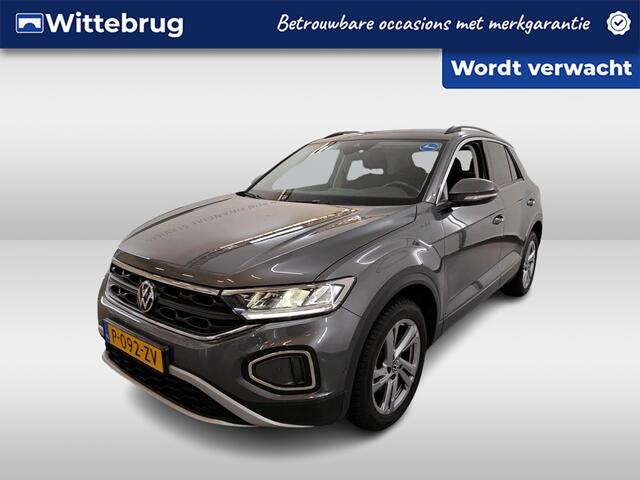 Volkswagen T-Roc 1.0 TSI 110pk Life 75 Edition / Trekhaak / Virtual Cockpit / Navigatie / Camera / 17"