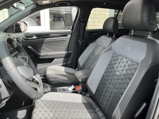 Volkswagen T-Roc 1.5 TSI R-Line / AUTOMAAT/ PANODAK/ KEYLESS/ DIGITAL DASH/ APP-CONNECT/ PARK. SENSOREN + CAMERA/ CLIMATE/ STOELVERWARMING/ 19" LMV