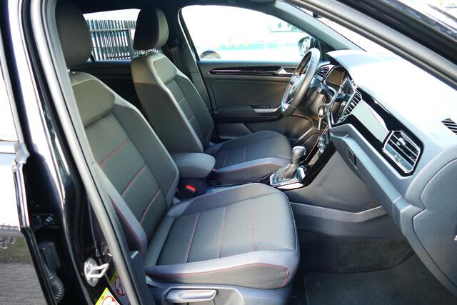 Volkswagen T-Roc 1.5 TSI Style Business. Adap Cruise, Elk Klep, Camera, Navi, 18"LMV, Full Led, Haak 1500kg