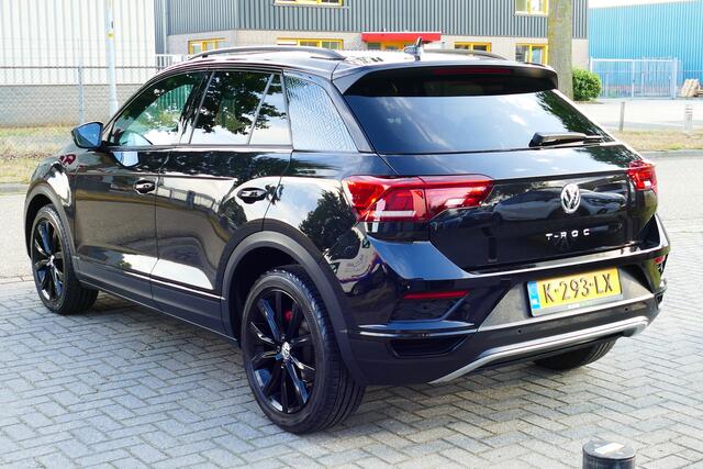 Volkswagen T-Roc 1.5 TSI Style Business. Adap Cruise, Elk Klep, Camera, Navi, 18"LMV, Full Led, Haak 1500kg