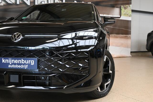 Volkswagen T-Roc 1.5 eTSI R-Line LED | Keyless | Navi | AWB 100% (Dealer) onderhouden label