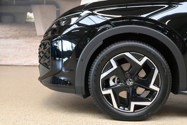 Volkswagen T-Roc 1.5 eTSI R-Line LED | Keyless | Navi | AWB 100% (Dealer) onderhouden label