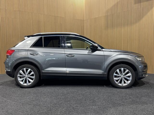 Volkswagen T-Roc 1.5 TSI Sport | Trekhaak | Camera | CarPlay | Stoelverwarming |