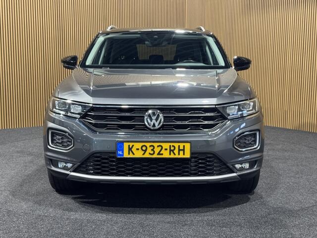 Volkswagen T-Roc 1.5 TSI Sport | Trekhaak | Camera | CarPlay | Stoelverwarming |