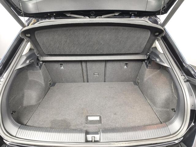 Volkswagen T-Roc 1.5 TSI Sport | Trekhaak | Navigatie |