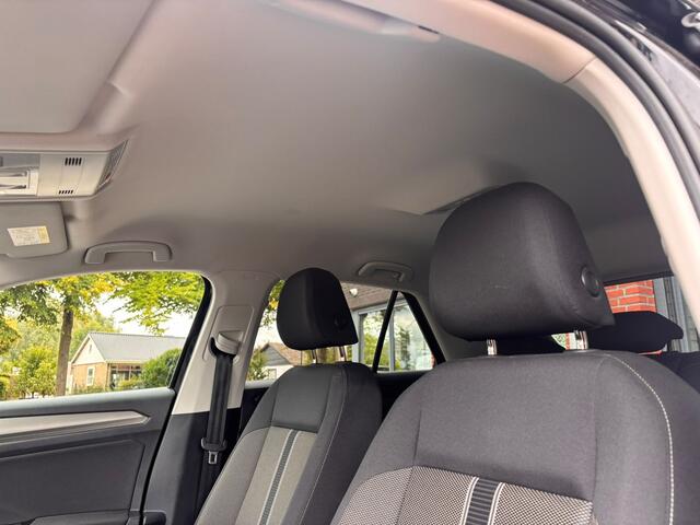 Volkswagen T-Roc 1.5 TSI Sport,Navi,Camera,Trekhaak,1 jaar Bovag garantie