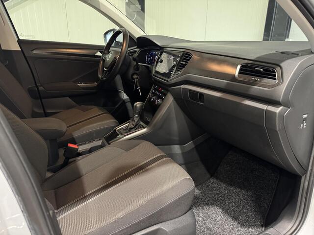 Volkswagen T-Roc 1.5 TSI Style | virtual-dash | navi | camera | trekhaak | carplay |