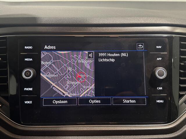 Volkswagen T-Roc 1.5 TSI Style | virtual-dash | navi | camera | trekhaak | carplay |