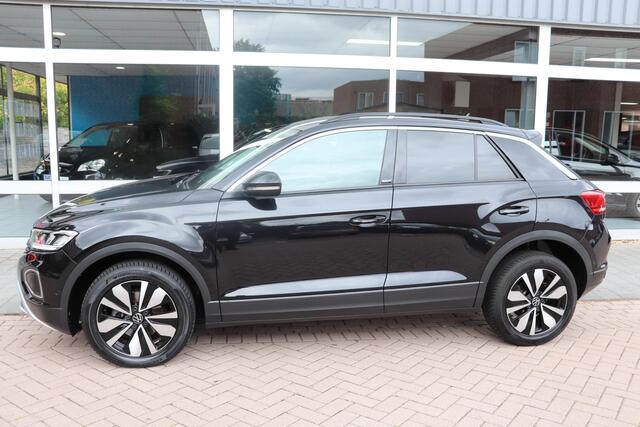 Volkswagen T-Roc 1.5 TSI Move Automaat. All-season banden, Full-led.