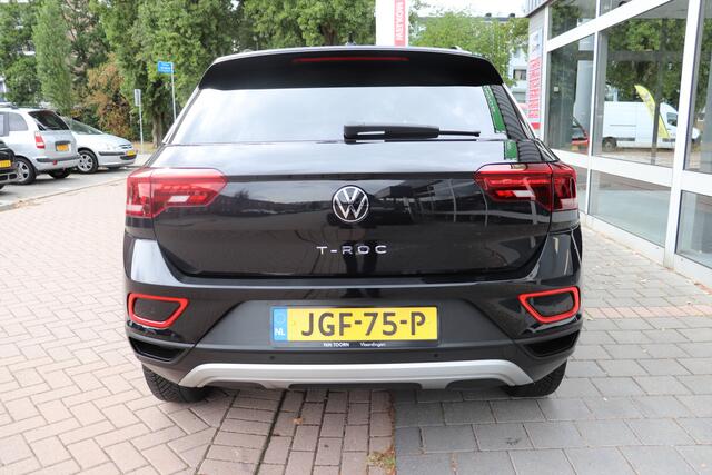 Volkswagen T-Roc 1.5 TSI Move Automaat. All-season banden, Full-led.