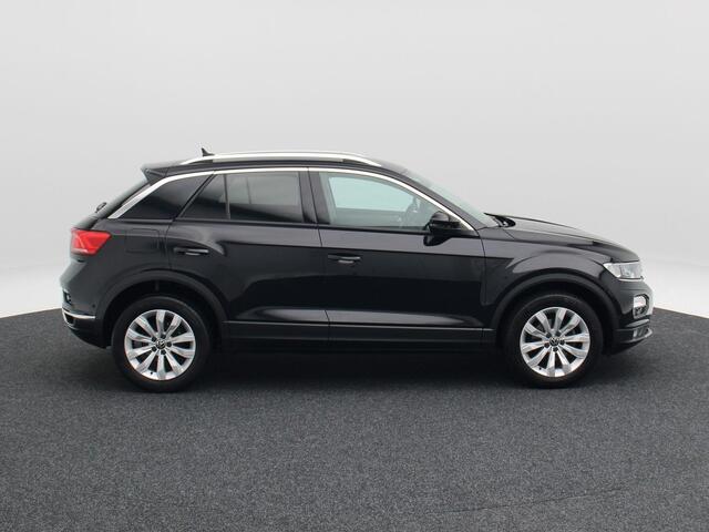 Volkswagen T-Roc 1.5 TSi 150 Pk Automaat Style Business | Adaptive Cruise Control | Elektrische Achterklep | Navigatie | Trekhaak | Stoelverwarming | 17 Inch