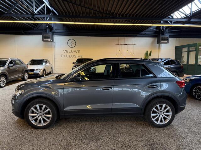 Volkswagen T-Roc 1.5 TSI Style | 51.000KM !! | Camera | Trekhaak | Adaptive | CarPlay |