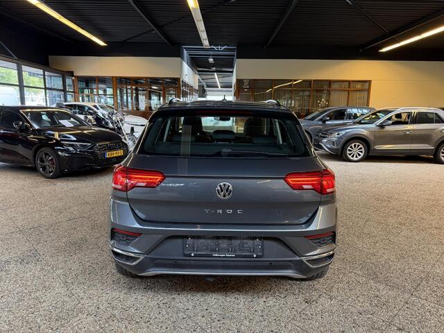 Volkswagen T-Roc 1.5 TSI Style | 51.000KM !! | Camera | Trekhaak | Adaptive | CarPlay |