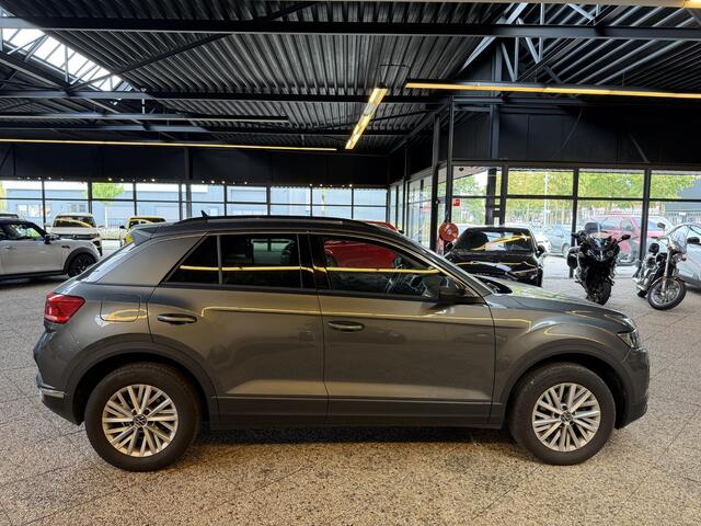 Volkswagen T-Roc 1.5 TSI Style | 57.000KM !! | Camera | Adaptive | Clima |