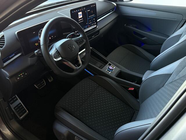 Volkswagen T-Roc 1.5 150PK eTSI R-LINE EDITION IQ LED/GRIL LOGO STOEL/STUUR.VERW ELEK.KLEP 2026