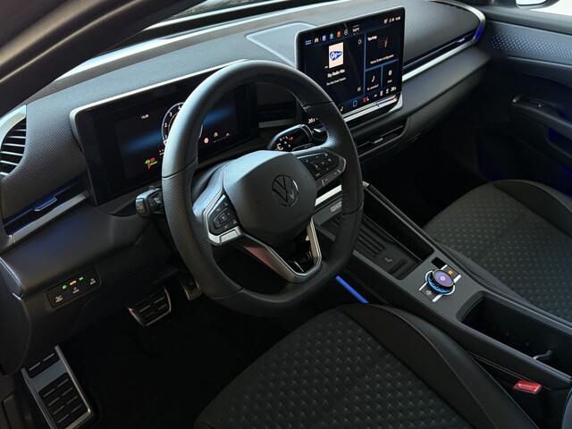 Volkswagen T-Roc 1.5 150PK eTSI R-LINE EDITION IQ LED/GRIL LOGO STOEL/STUUR.VERW ELEK.KLEP 2026