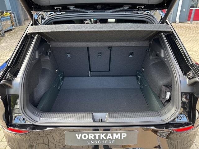 Volkswagen T-Roc 1.5 eTSI R-LINE BLACK OPTIK LED-MATRIX/ACC/CAMERA/E-KLEP/CARPLAY