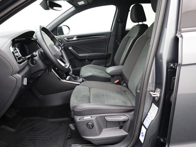 Volkswagen T-Roc 1.5 TSI Style | Trekhaak afnb. | Black Style | IQ light | Side Assist | Camera | Prijs Rijklaar !!