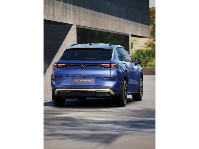 Volkswagen T-Roc 1.5 eTSI 116 7DSG Limited Edition | 'App-Connect' draadloze smartphone integratie | Automatische afstandsregeling (Adaptive Cruise Control) | Buitenspiegels elektrisch instel-, verwarm- en inklapbaar