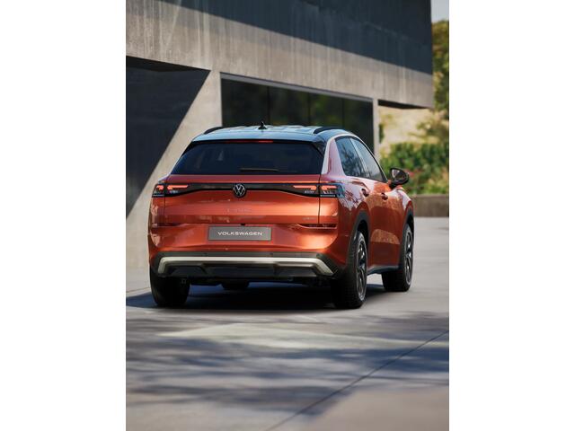 Volkswagen T-Roc 1.5 eTSI 116 7DSG Limited Edition | 'App-Connect' draadloze smartphone integratie | Automatische afstandsregeling (Adaptive Cruise Control) | Buitenspiegels elektrisch instel-, verwarm- en inklapbaar