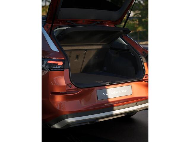 Volkswagen T-Roc 1.5 eTSI 116 7DSG Limited Edition | 'App-Connect' draadloze smartphone integratie | Automatische afstandsregeling (Adaptive Cruise Control) | Buitenspiegels elektrisch instel-, verwarm- en inklapbaar
